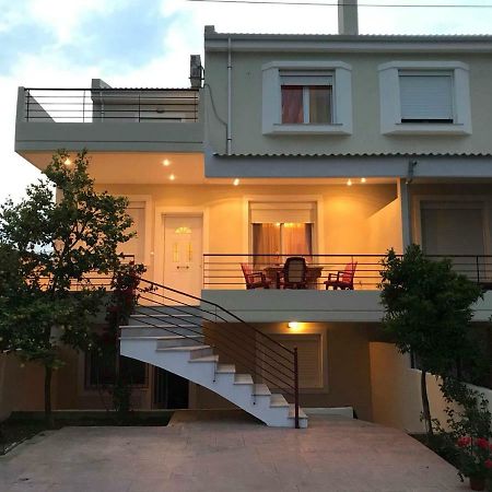 Amazing House In Kiato Near The Beach Bagian luar foto