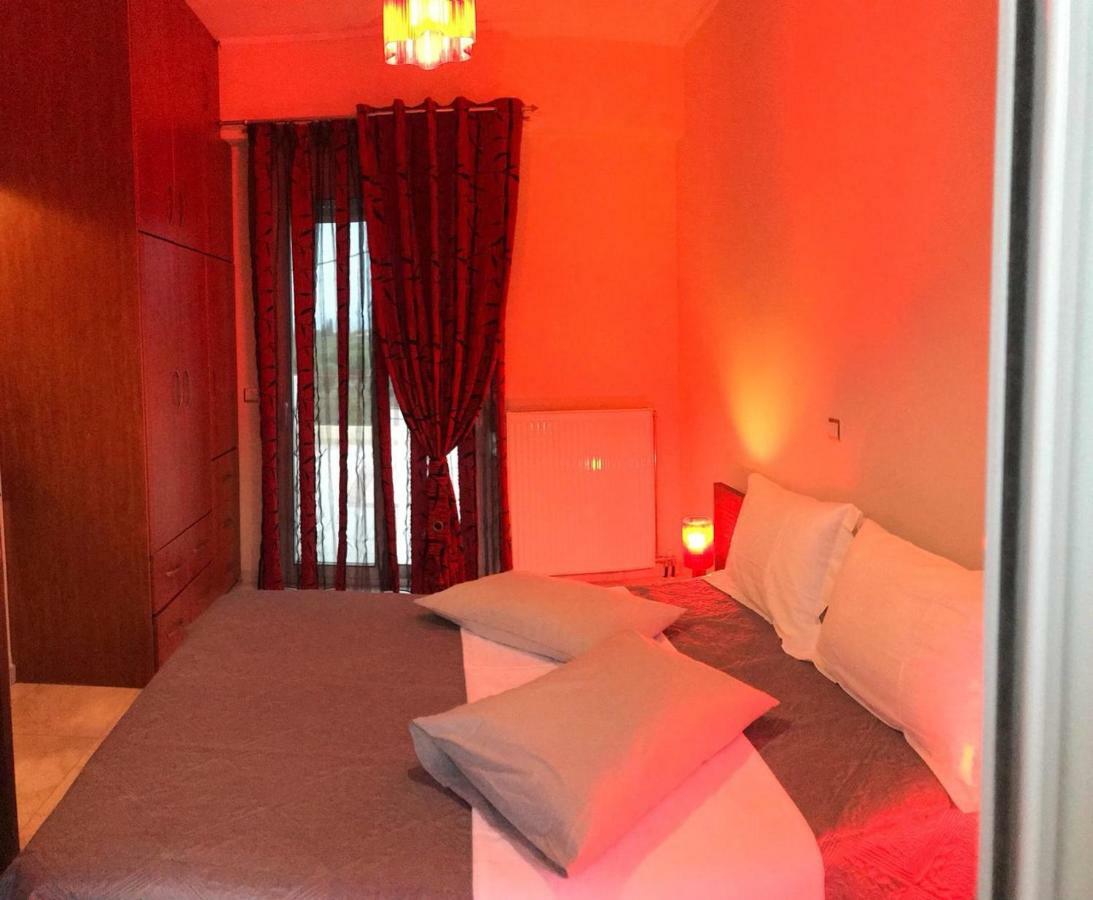 Amazing House In Kiato Near The Beach Bagian luar foto
