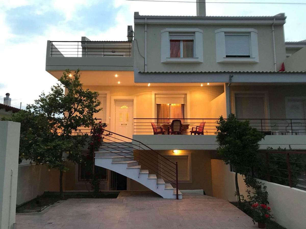Amazing House In Kiato Near The Beach Bagian luar foto