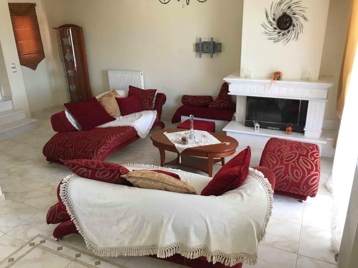 Amazing House In Kiato Near The Beach Bagian luar foto