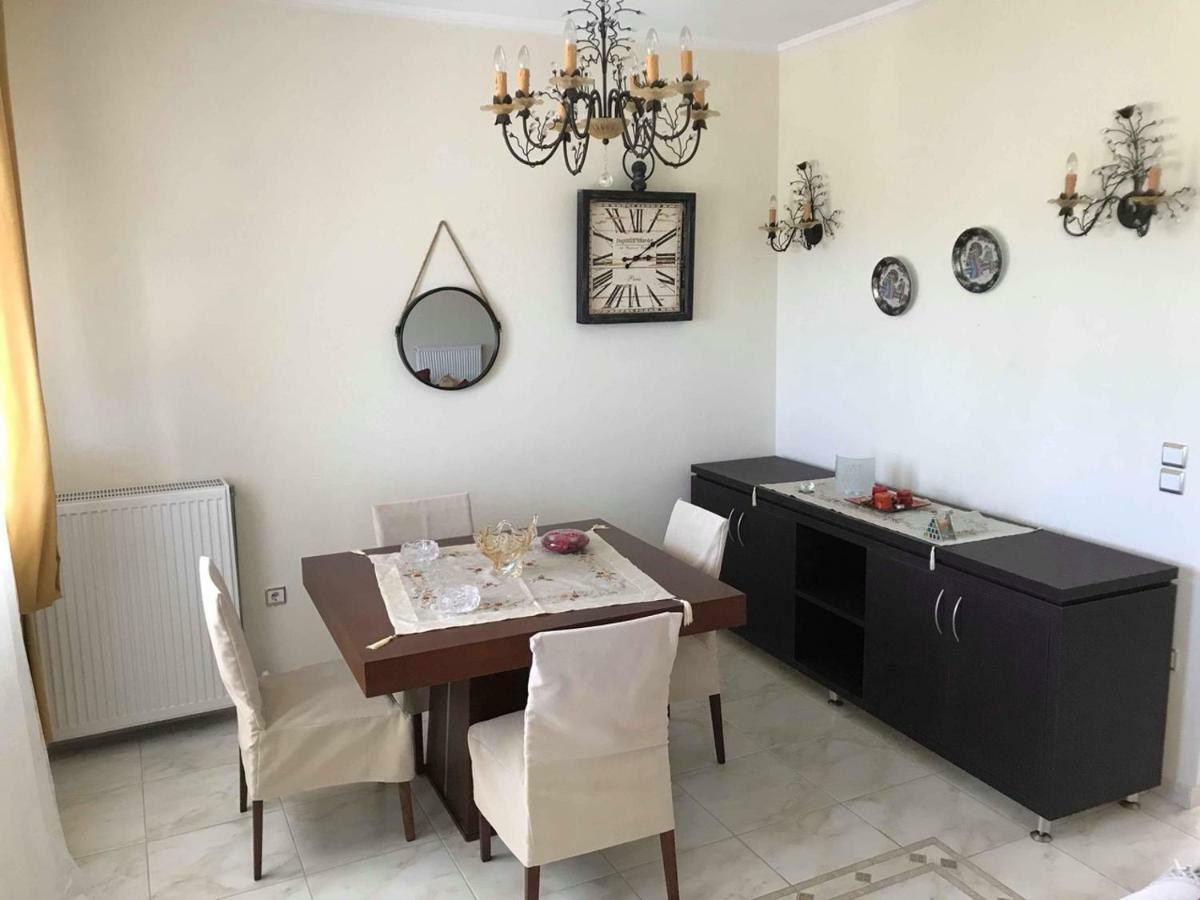 Amazing House In Kiato Near The Beach Bagian luar foto