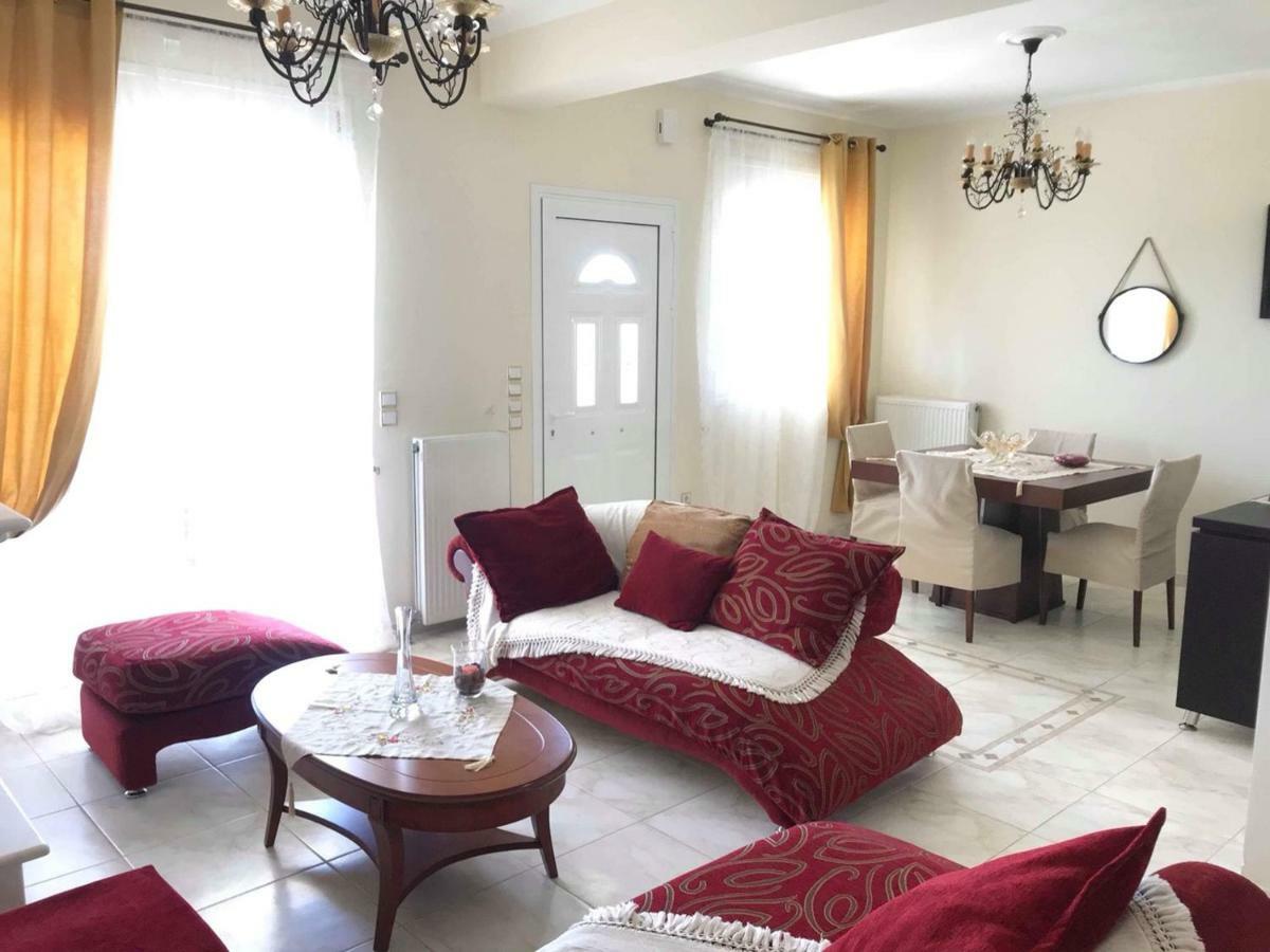 Amazing House In Kiato Near The Beach Bagian luar foto